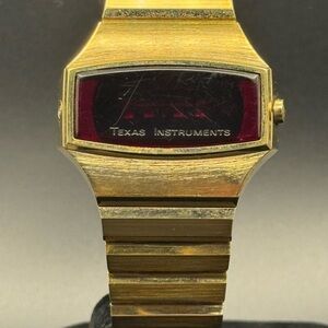 Texas Instruments Model 102 LED Digital Gold Tone Quartz Date Indicator - WORKS